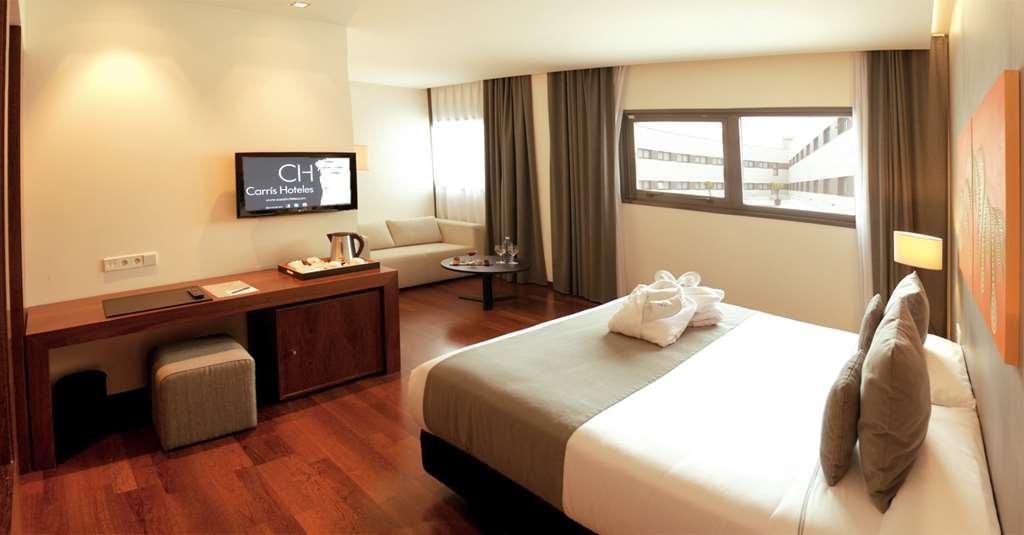 Hotel Carris Marineda آكورونيا الغرفة الصورة