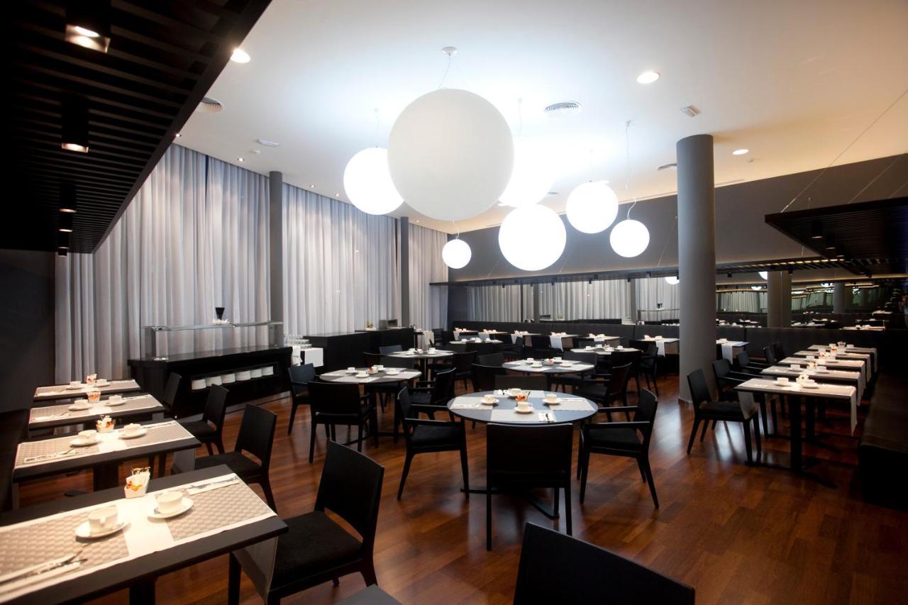 Hotel Carris Marineda آكورونيا المظهر الخارجي الصورة