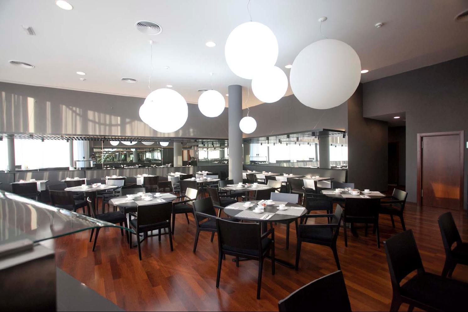 Hotel Carris Marineda آكورونيا المطعم الصورة