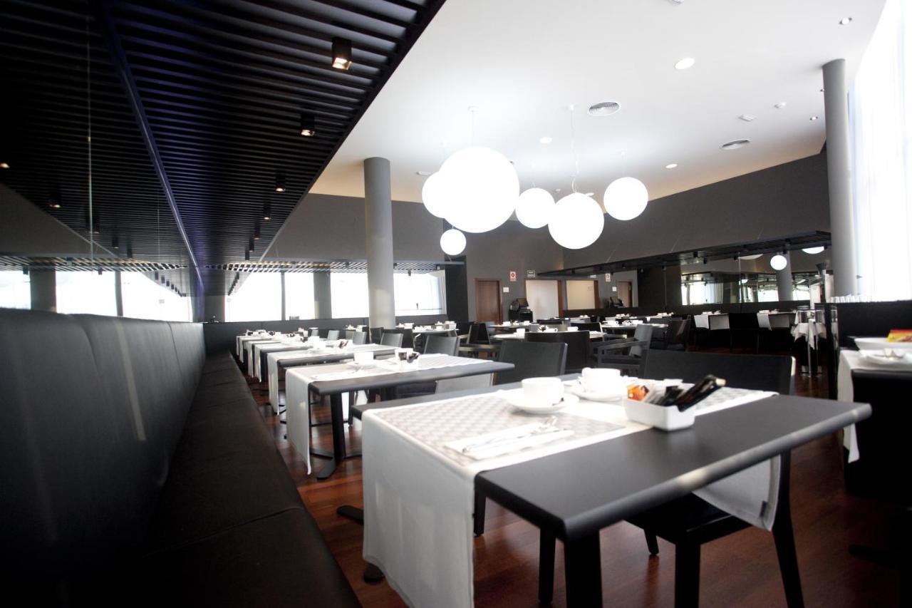 Hotel Carris Marineda آكورونيا المطعم الصورة
