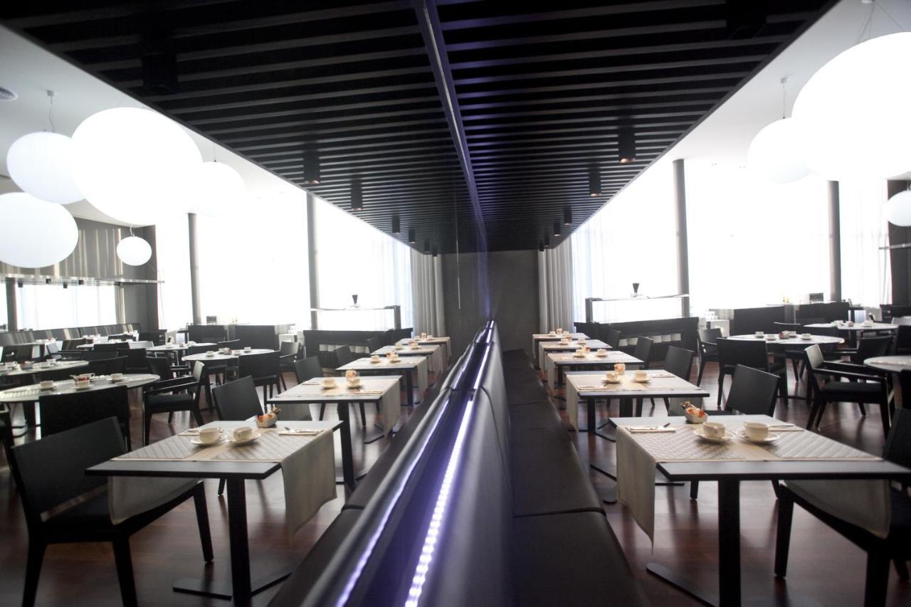 Hotel Carris Marineda آكورونيا المطعم الصورة