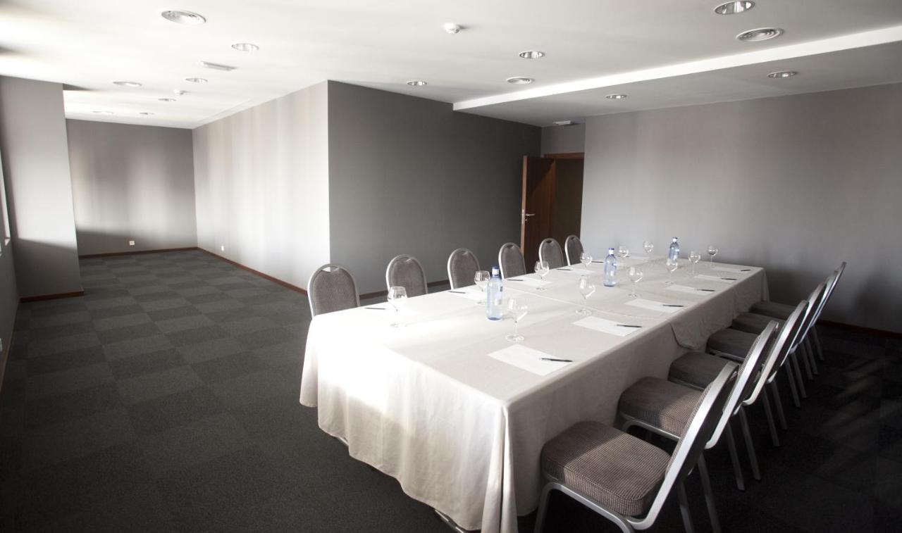 Hotel Carris Marineda آكورونيا المظهر الخارجي الصورة